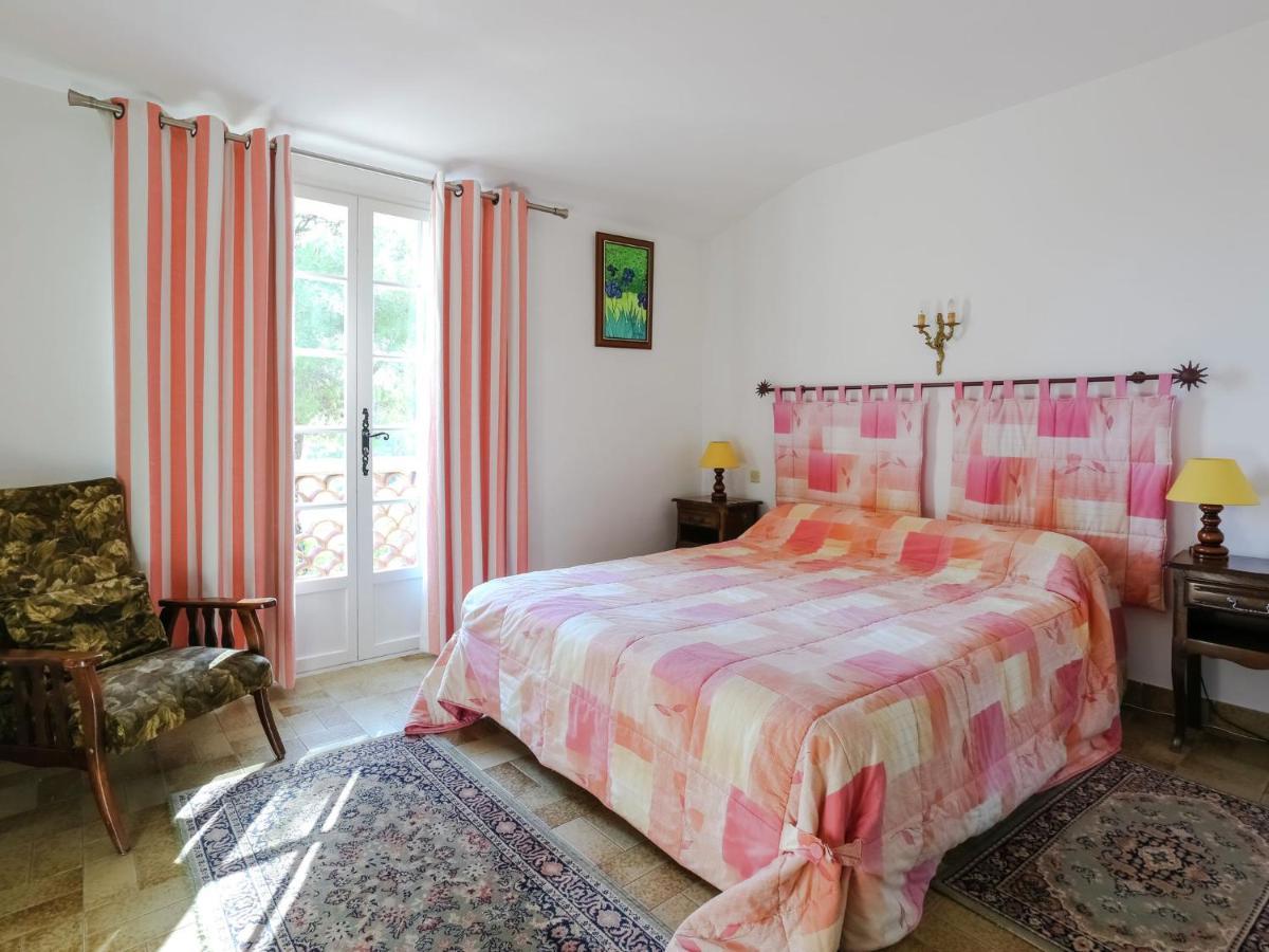 Snug Holiday Home In Bormes Les Mimosas With Pool מראה חיצוני תמונה