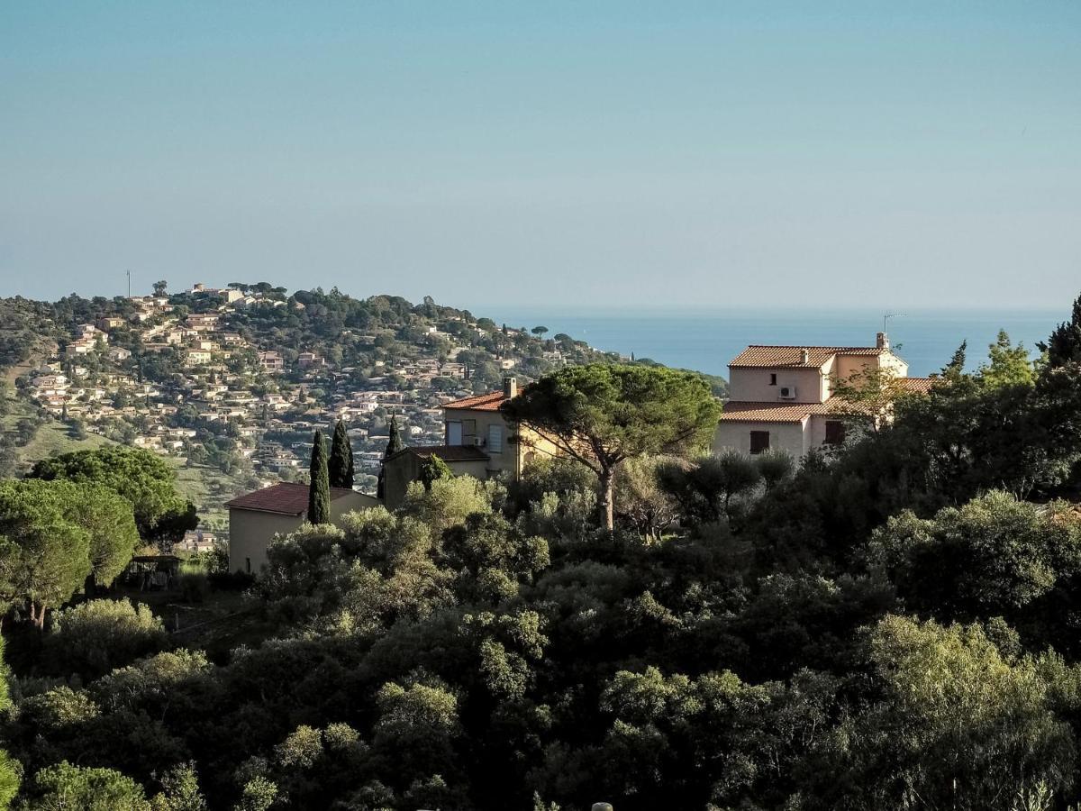 Snug Holiday Home In Bormes Les Mimosas With Pool מראה חיצוני תמונה