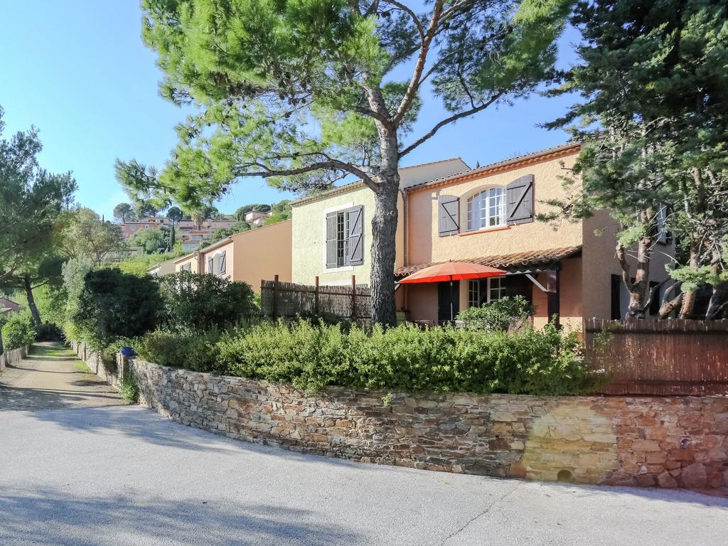 Snug Holiday Home In Bormes Les Mimosas With Pool מראה חיצוני תמונה